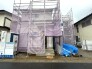 前面道路は歩道も整備され、小さなお子様にも安心です。
