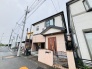 幹線道路から１本入った現地は、想像以上に静かに感じられます。
