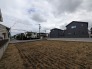 幹線道路から１本入った現地は、想像以上に静かに感じられます。
