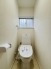 新しくお住まいになる方のことを考えて、トイレも新品に交換しました。
