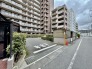マンション敷地内の駐車スペース