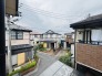 車の通りも少ない閑静な住宅地。子育てにも、第二の人生にも。
