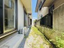 小さなお庭はメンテナンスが楽でちょうど良いかも知れませんね。
