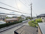 前面の住まいとの距離感があるから、圧迫感を感じません。
