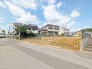 駐車が苦手な方にも嬉しい、前面６ｍ道路に面した住まい。
