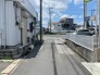 角地につき、開放感に恵まれる敷地がここに。
