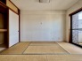 リノベーション工事前。大きな窓から明るい日差しが差し込みます
