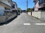 駐車が苦手な方にも嬉しい、前面６ｍ道路に面した敷地。
