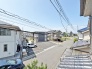 車の通りも少ない閑静な住宅地。子育てにも、第二の人生にも。
