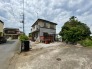 幹線道路から１本入った現地は、想像以上に静かに感じられます。
