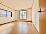 住宅街の２階南向きのお部屋です。日当たりはご覧のとおり。

