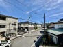あたり一帯に住宅が広がる立地、低層住居専用地域ならでは。
