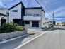 蒲生駅徒歩１０分の近さ。 忙しい朝が助かる立地、 暮らしにゆとりが生まれます。
