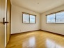 住宅街の２階南向きのお部屋です。日当たりはご覧のとおり。
