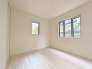 今からここを誰のお部屋にしようか、そんな洋室。
