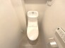 注目度の高いお手洗い。ちゃんとウォシュレット機能ついてます。
