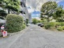 マンション敷地内の駐車スペース