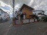 角地につき、開放感に恵まれる住居がここに。
