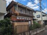 周辺には商業施設が充実しています。