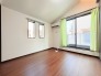 さすがの南向き角部屋の日当たりです。窓を開けると風通しも良好。
