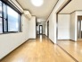 リビングは家具の配置も思いのまま。自由度が高い設計です。
