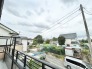 車通りの少ない閑静な住宅地、のびのびした子育てに適します。
