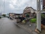 幹線道路から１本入った現地は、想像以上に静かに感じられます。
