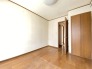 今からここを誰のお部屋にしようか、そんな洋室。
