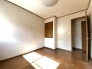 各居室には収納がついています。
