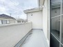 ゆとりの広さを確保したバルコニー。お布団を干すのも、この広さならラクラク。
