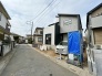 幹線道路から１本入った現地は、想像以上に静かに感じられます。
