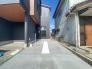 セカンドカーにも便利、駐車２台可の敷地。
