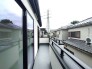 あたり一帯に住宅が広がる立地、低層住居専用地域ならでは。
