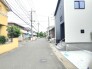 あたり一帯に住宅が広がる立地、低層住居専用地域ならでは。
