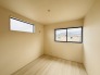 新築の木の匂いのする室内。写真では伝わらないので、ぜひ現地でお確かめください。
