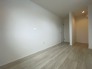 今からここを誰のお部屋にしようか、そんな洋室です。
