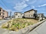 前面道路は歩道も整備され、小さなお子様にも安心です。
