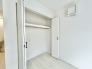 収納力と使い勝手がうれしいウォークインクローゼットがあります
