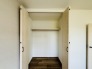 たっぷりの収納スペースで快適に暮らせそう。
