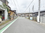 駐車が苦手な方にも嬉しい、前面６ｍ道路に面した住まい。
