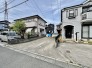 車の通りも少ない閑静な住宅地。子育てにも、第二の人生にも。
