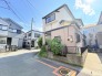 幹線道路から１本入った現地は、想像以上に静かに感じられます。

