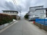 閑静な住宅地で、小さなお子様がいるご家族にも安心。

