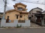 幹線道路から１本入った現地は、想像以上に静かに感じられます。
