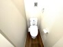 注目度の高いお手洗い。ちゃんとウォシュレット機能ついてます。
