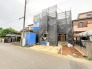 住民の方が主に利用する交通量少なめの道路に面してます。
