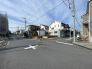風通し・日当たりに優れる角地。開放感をお楽しみください。
