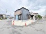 牛の藤島駅徒歩６分の近さ。 忙しい朝が助かる立地、 暮らしにゆとりが生まれます。
