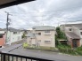閑静な住宅地で、小さなお子様がいるご家族にも安心。
