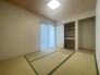 和室があるとやはりどこか心落ち着いてしまいます。客間としてもちょうど良い6帖。
